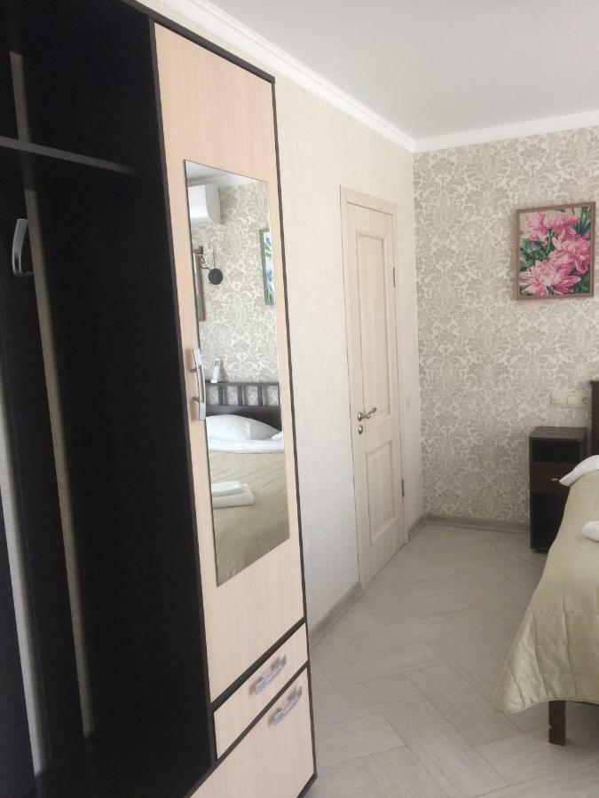 Guest House Гости ピツンダ エクステリア 写真