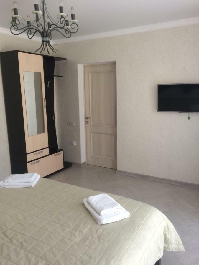 Guest House Гости ピツンダ エクステリア 写真